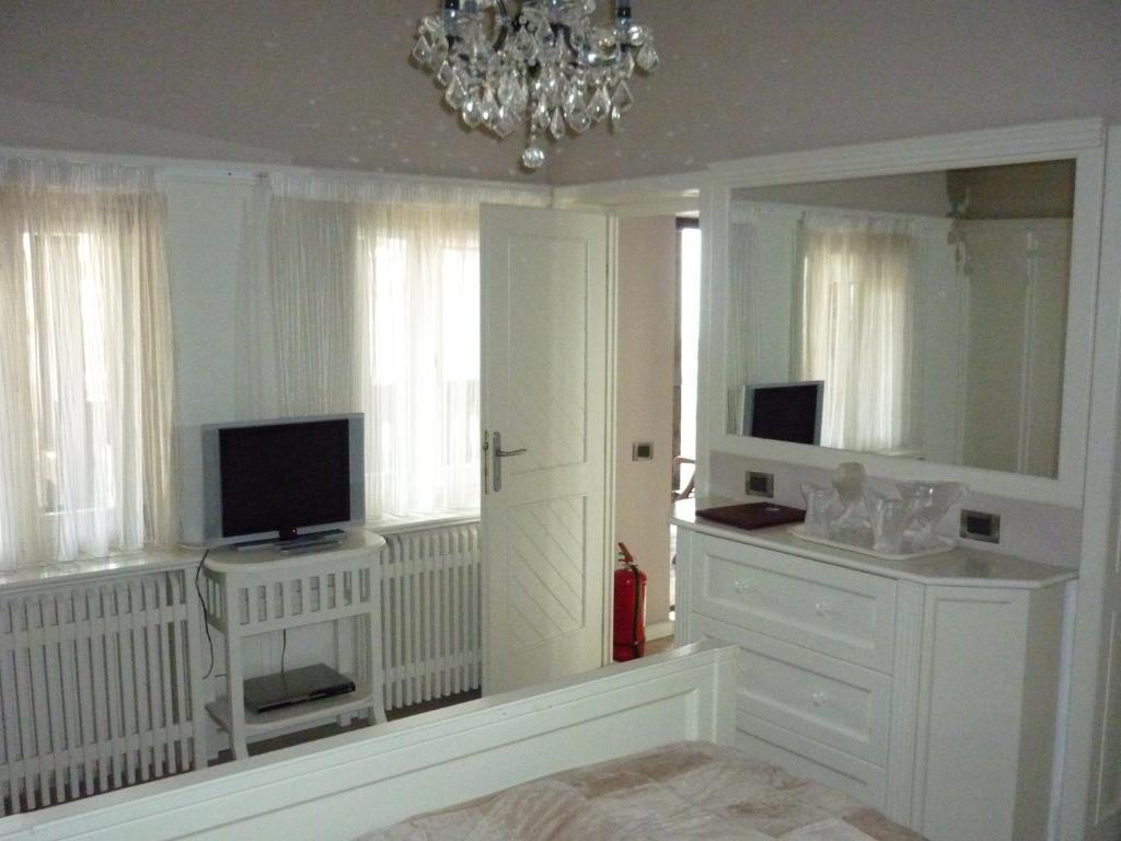 Vilele Lucia Luxury Mens Sana سِنايا الغرفة الصورة